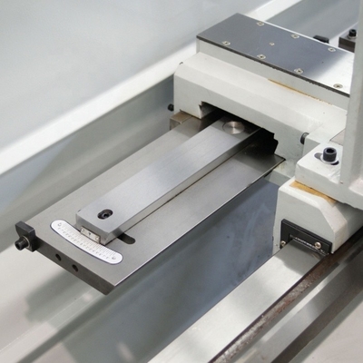 Macchina a torno manuale ad alta precisione con velocità di fusione 25 2000 giri al minuto