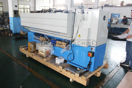 2720x1120x1700mm Universal Gap Bed Lathe o Torno CL-410 CL-460 Potenza del motore a fusione di 5,5 kW