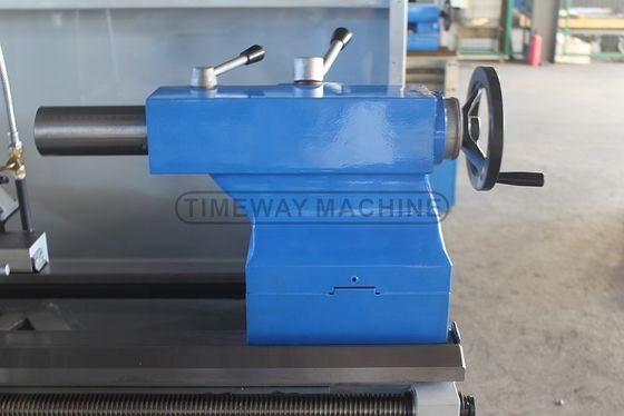 7.5kW Potenza del motore a mandrino Torno metallico pesante/Torno universale a letto spaziale Peso 3500 KG