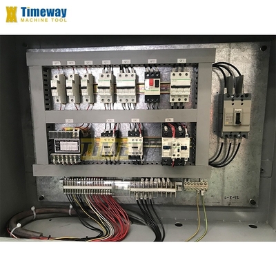 Sistema di controllo FANUC Torno CNC a olio con 9 tonnellate di peso