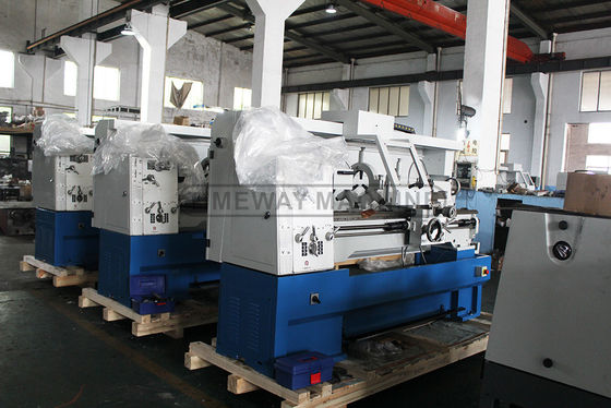 Torno centrale a foratura a fusione da 52 mm per Max. Lunghezza girata di 1500 mm CM-400x1000 CM-400x1500