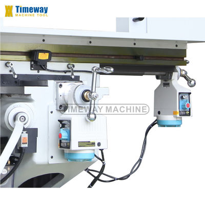 M330A con spindle con R8 e dimensione del tavolo 330x1370