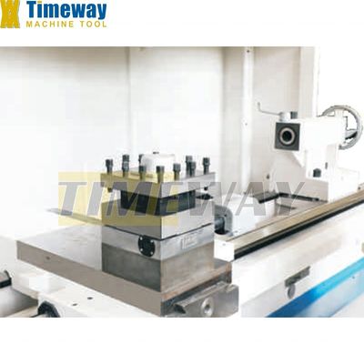 Torno orizzontale CNC AK 1000 per la produzione industriale Peso 4800 kg