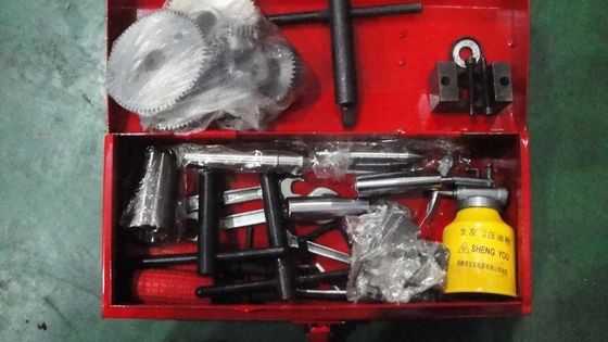 Torno meccanico universale di precisione di media portata con lunghezza massima del pezzo di lavoro 1000 mm