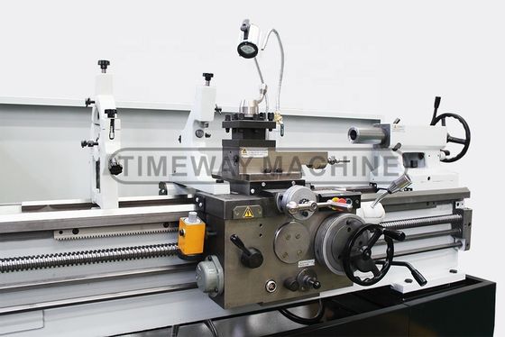 Macchine per il tornitorio universale a letto spaziale per il tornitorio di precisione su pezzi da lavoro di 3132x975x1230 mm