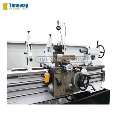 710 mm Max. Swing Over Gap Centrale Orizzontale Tornitrice per Torno Metallico Industriale