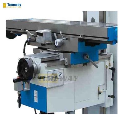 300 mm Viaggio del tavolo 3 kW Potenza del motore a mandrino Macchina di fresatura universale orizzontale di tipo ginocchio