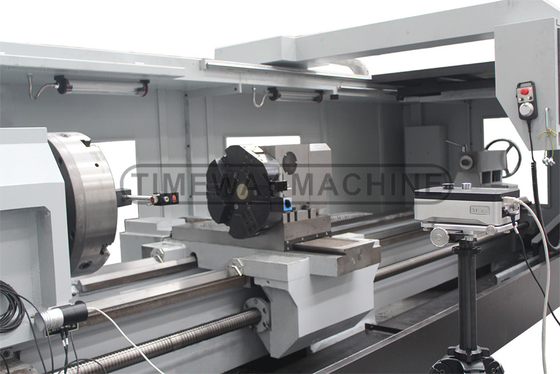 QK-200 CNC Pipe Thread Lathe Machine con 4 stazioni utensili e sistema di controllo FANUC