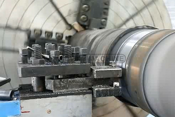Tornio CNC metallico AK-2000H Alta precisione e pesante impiego con coppia massima di 80KN.m