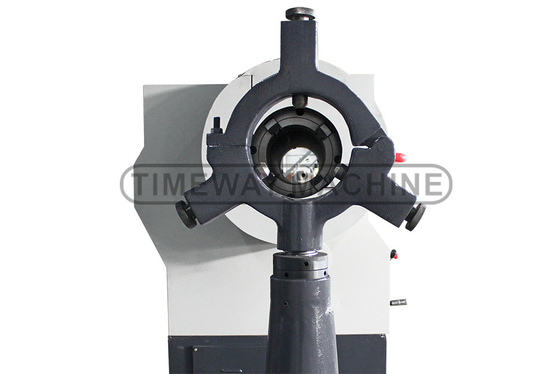 Lato di tornitura per tubi di estrazione energetica Q-200 550 mm Larghezza del letto per un processo di tornitura liscio