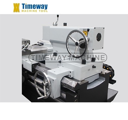 Torno Q-330 per tubi elettrici a 4 mascelle di carico medio larghezza letto metallico 755 mm