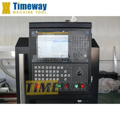 Fabbricazione di precisione e materiali Assicurazione del tornio CNC VTC 500 con percorrenza di 600 mm