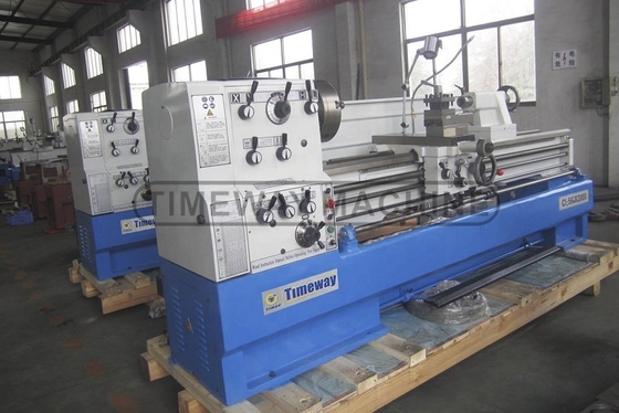 Alta precisione 2000mm Universal Gap Bed Lathe CL-460 con potenza del motore a fusione di 5,5 kW