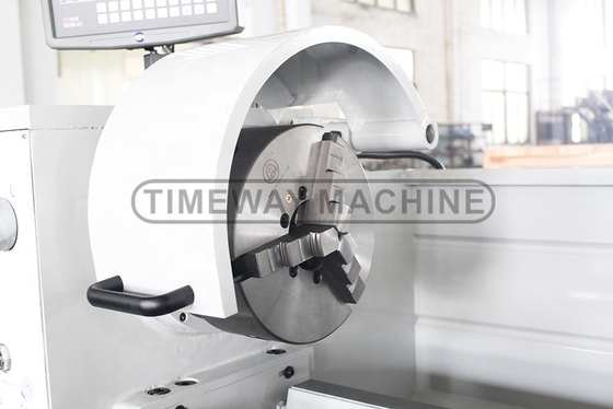 Alta precisione 2000mm Universal Gap Bed Lathe CL-460 con potenza del motore a fusione di 5,5 kW