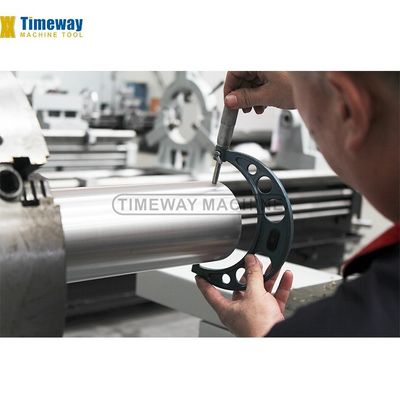 Macchine per tornitori orizzontali pesanti ad alta precisione 3000 mm Max. Lunghezza del pezzo