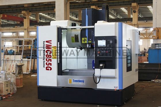 Macchina di fresatura verticale con motore a fusione di potenza di 7,5/11kW nel centro macchina CNC
