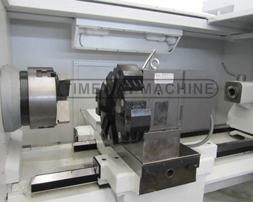 Macchina di tornitura orizzontale CNC per metallo AK-940B con motore a fusione da 11 kW