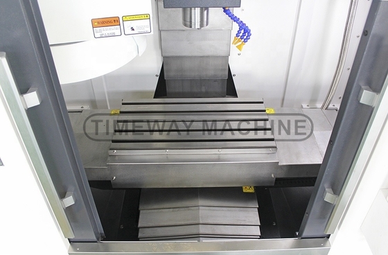 Timeway è leader tra i centri di fresatura verticale a 3 assi con velocità di mandrino da 1 a 8000 giri al minuto.