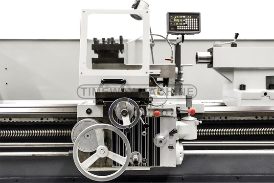AL-800 La perfetta combinazione di durabilità e precisione in una tornia pesante