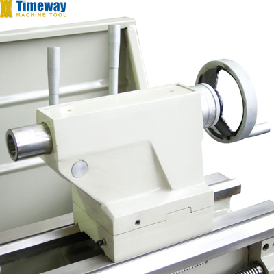 Torno a letto aperto torno CM-400V con motore a mandrino potenza kW 3,2/2.2
