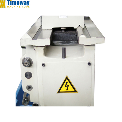 Torno a letto aperto torno CM-400V con motore a mandrino potenza kW 3,2/2.2