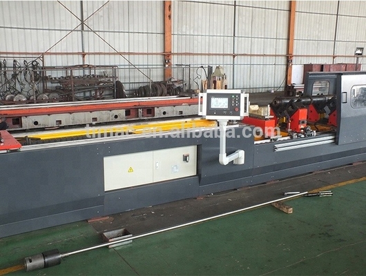 Macchina per l'affineamento CNC a foratura profonda orizzontale a tubo di precisione con profondità massima di affineamento di 6000 mm