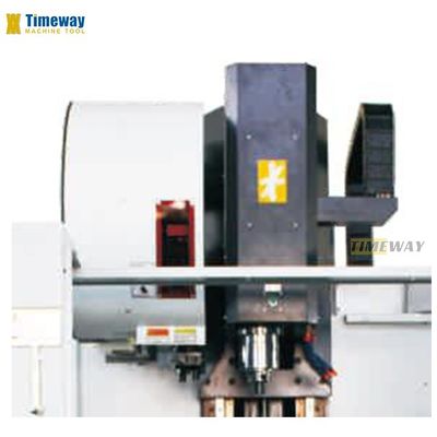 1300 mm Table Travel Centro di lavorazione verticale ad alta precisione per la lavorazione avanzata