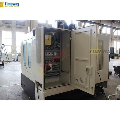 BT40 Centrale di lavorazione verticale ad alta rigidità con alta durata