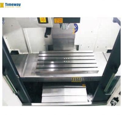 Centrale di lavorazione verticale ad alta precisione con singolo mandrino 900x1800 mm Dimensione del tavolo