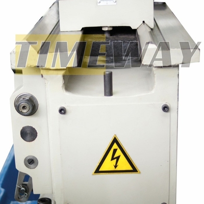 CM400 Lathe a letto orizzontale con altezza centrale di 205 mm e lunghezza di rotazione massima di 1000 mm
