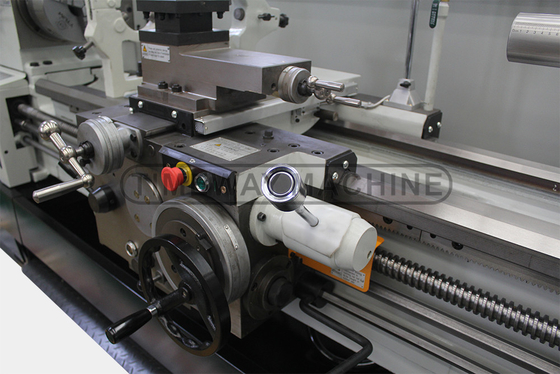 Distanza tra i centri e le opere di costruzione 1500 mm Torno per metallo BL-500B