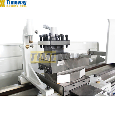 Tornio per la lavorazione del metallo CL-560 Lunghezza di spazio 170 mm Max. Lunghezza del pezzo 3000 mm