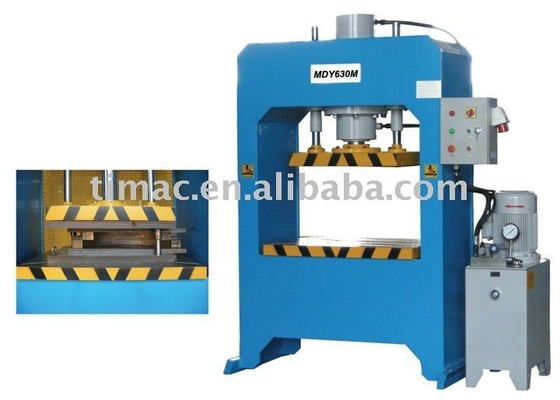 Pressa idraulica a potenza 2000 kN personalizzabile per esigenze specifiche di produzione