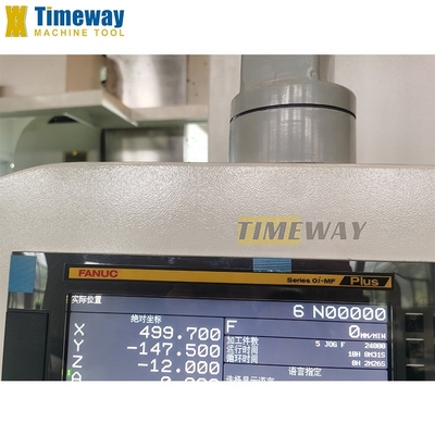 Macchina di fresatura CNC per metallo con 600 mm di percorrenza del tavolo e 8000 giri al minuto di velocità del mandrino