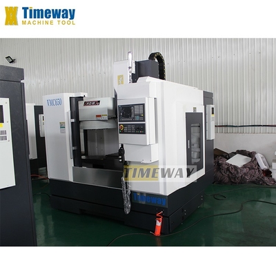 420x800mm Tavolo di lavoro Dimensione Vmc650 3-Assi Cnc Verticale Centrale di lavorazione per la fresatura del metallo
