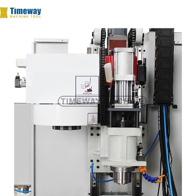 Macchine di fresatura CNC per la lavorazione del metallo Tavola dimensione 1000*550mm Centro di lavorazione verticale