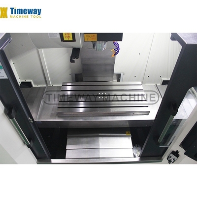 Macchine di fresatura CNC per la lavorazione del metallo Tavola dimensione 1000*550mm Centro di lavorazione verticale