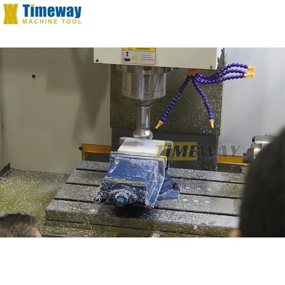 Viaggio del tavolo Y 500 mm VMC850 Centro di lavorazione verticale a 3 assi