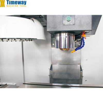 700 mm X-axis Travel VMC650 Vertical Machining Center Machine con BT-40 Spindle Taper