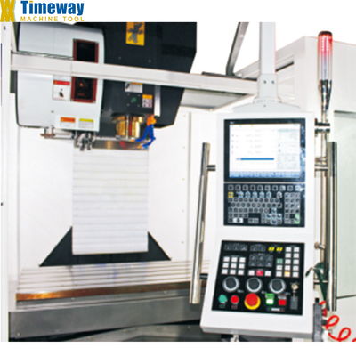 1360x700 Dimensione del tavolo 3-asse VMC1370 Verticale Centrale di lavorazione Macchina CNC fresatura