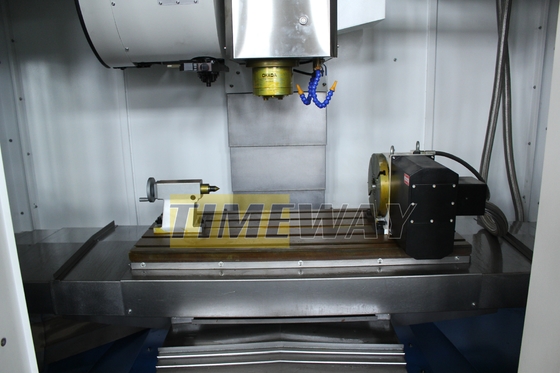 8000 20000 giri/m Velocità del mandrino VMC1060 Centro di lavorazione verticale del metallo per la produzione