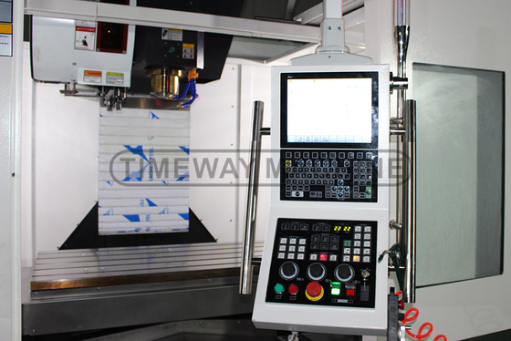 VMC1370 grande centro di lavorazione verticale CNC fresatura con 1300 mm di viaggio tavolo