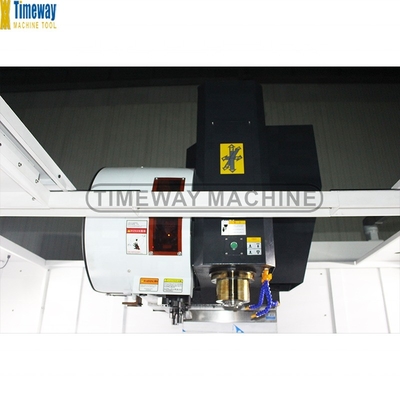 1300 mm X-axis Travel CNC 3 Axis Vertical Machining Center con controller Fanuc/Siemens