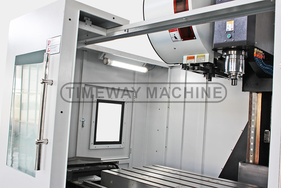 Centro di lavorazione verticale CNC con 24 magazzini di attrezzature e fresatrici a 3 assi