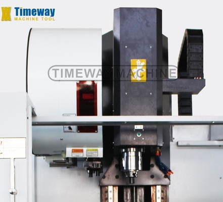 Automatico VMC1370L Vertical Machine Center con BT50 ATC 24 attrezzi e 700mm Table Travel